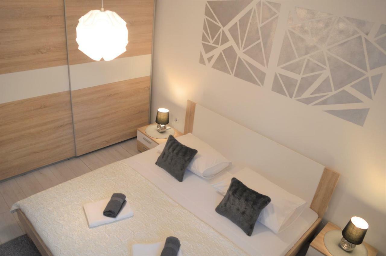Garden Apartment Sutomiscica Ngoại thất bức ảnh